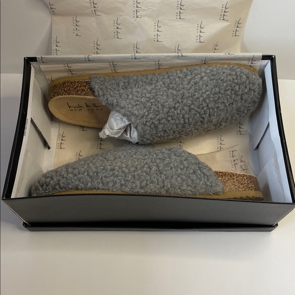 NIB Nicole Miller Gray Sherpa Open-Back Slides.  Size 8. - Picture 5 of 5